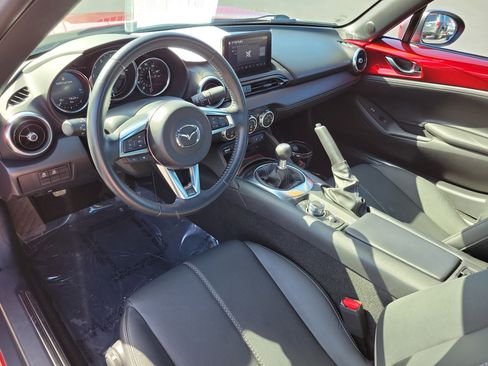 Used 2022 MAZDA MX-5 Miata RF Grand Touring w/ Appearance Package RWD image 13
