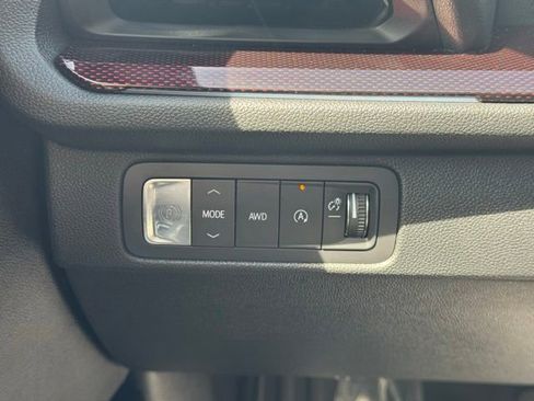 Used 2025 Chevrolet Traverse RS w/ LPO, Floor Liner Package AWD/4WD image 36