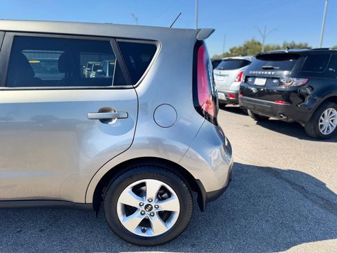 Used 2017 Kia Soul EV image 20