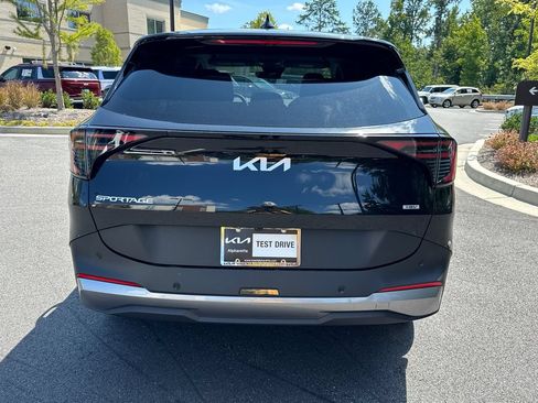 Used 2026 Kia Sportage LX FWD image 6