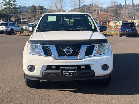 Used 2013 Nissan Frontier SV image 2