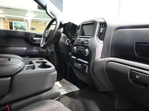 Used 2022 Chevrolet Silverado 1500 Custom Trail Boss AWD/4WD image 14