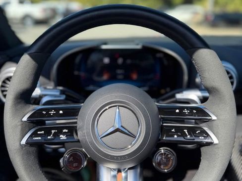 Used 2022 Mercedes-Benz SL 63 AMG 4MATIC image 6