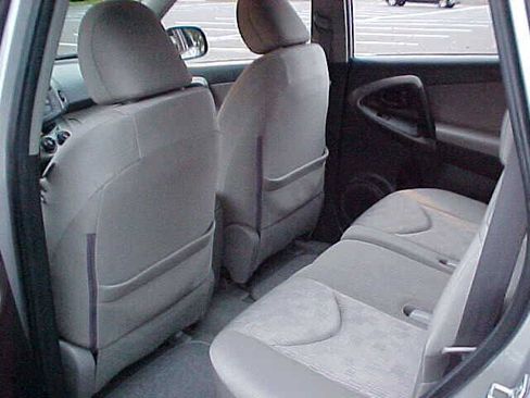 Used 2011 Toyota RAV4 4WD w/ Preferred Premium Pkg image 9