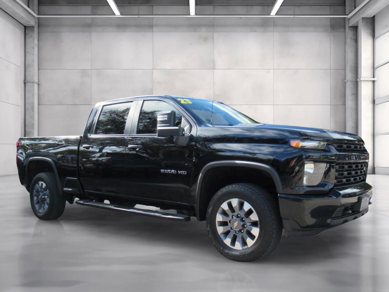 Used 2023 Chevrolet Silverado 2500 Custom w/ Custom Value Package AWD/4WD image 1