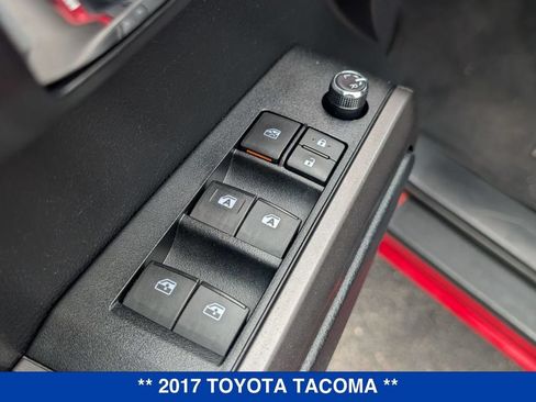 Used 2017 Toyota Tacoma TRD Off-Road AWD/4WD image 11