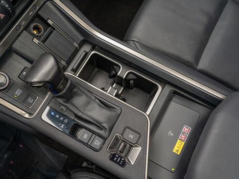 Used 2025 Lexus GX 550 w/ Accessory Package (2T) AWD/4WD image 30