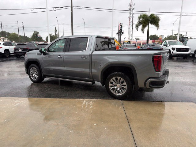 Used 2023 GMC Sierra 1500 Denali w/ Technology Package AWD/4WD image 6