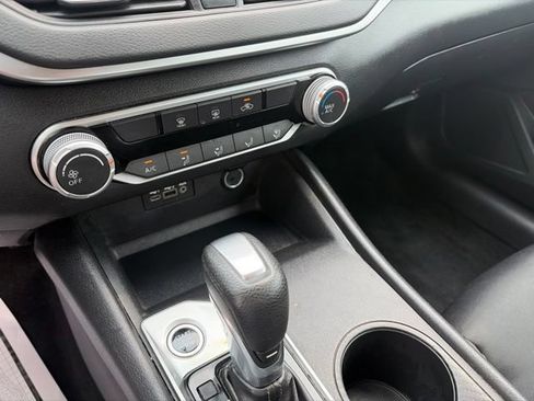 Used 2019 Nissan Altima 2.5 S AWD/4WD image 22