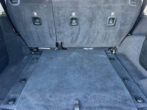 Used 2018 Jeep Wrangler Unlimited Sport image 18