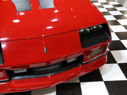 Used 1988 Chevrolet Camaro IROC-Z image 9
