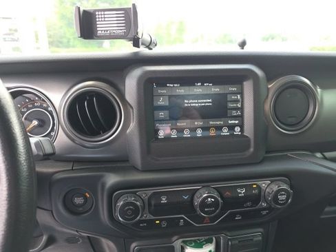 Used 2023 Jeep Gladiator Sport AWD/4WD image 14
