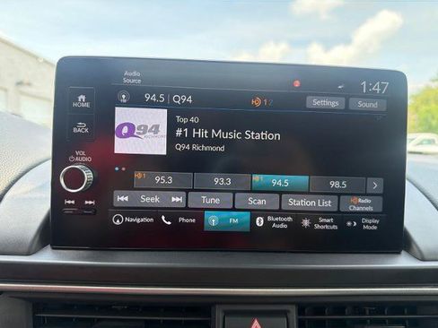 Used 2025 Honda Pilot Elite image 5