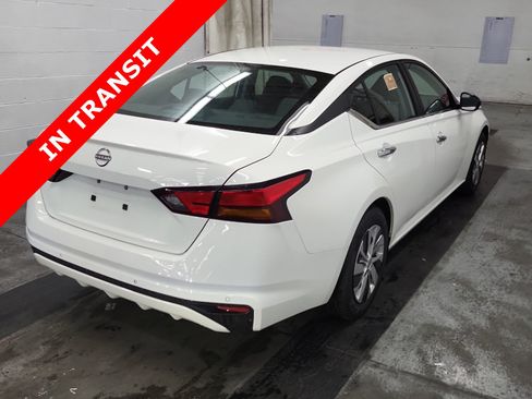 Used 2024 Nissan Altima 2.5 S FWD image 5