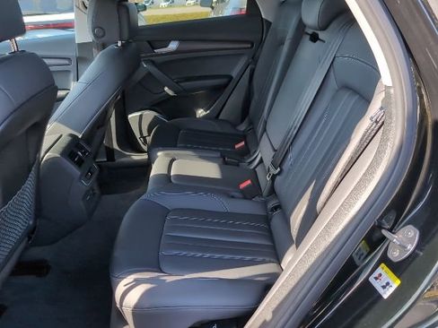 Used 2023 Audi Q5 2.0T Premium w/ Convenience Package image 25