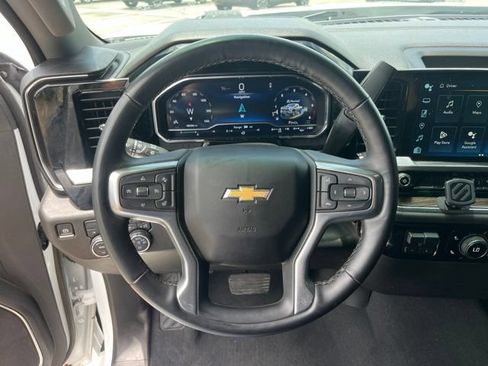 Used 2024 Chevrolet Silverado 2500 LT AWD/4WD image 16