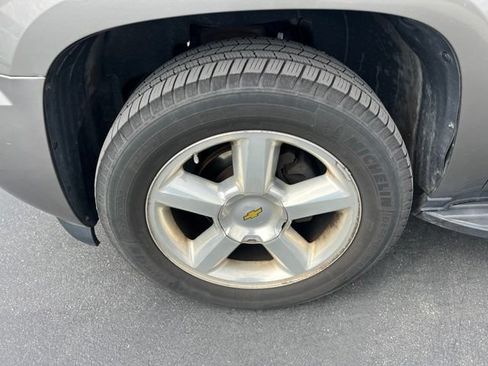 Used 2007 Chevrolet Tahoe LTZ w/ LTZ Preferred Equipment Group AWD/4WD image 13