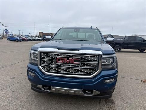 Used 2017 GMC Sierra 1500 Denali w/ Denali Ultimate Package AWD/4WD image 7