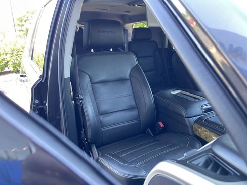 Used 2017 GMC Yukon Denali w/ Open Road Package AWD/4WD image 37
