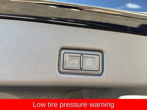 Certified 2025 Audi Q5 Premium w/ Convenience Package AWD/4WD image 14