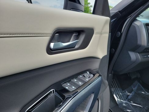 Used 2025 Nissan Pathfinder SL w/ SL Premium Package image 18