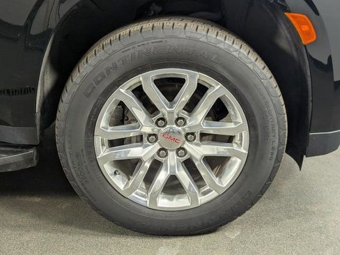 Used 2023 GMC Yukon SLT w/ SLT Premium Package image 11