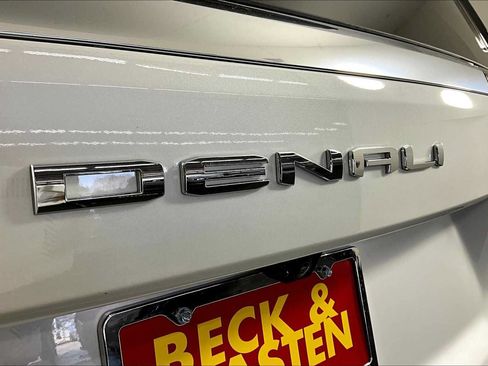 Used 2025 GMC Yukon XL Denali w/ Sun & Power Step Package AWD/4WD image 8