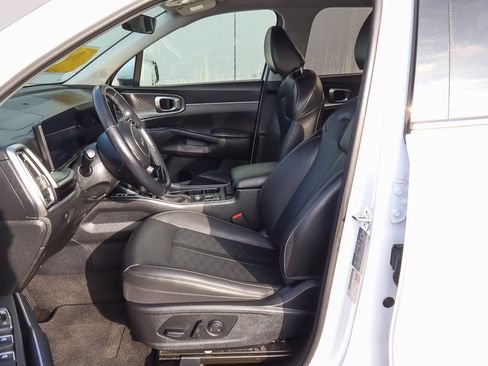 Used 2024 Kia Sorento S image 7