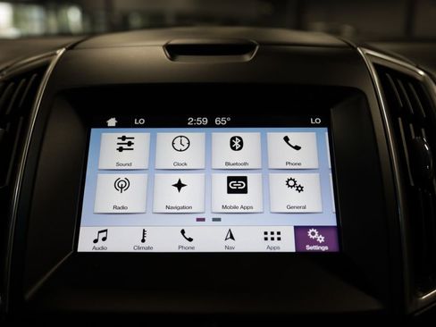 Used 2017 Ford Edge Titanium w/ Technology Package image 43