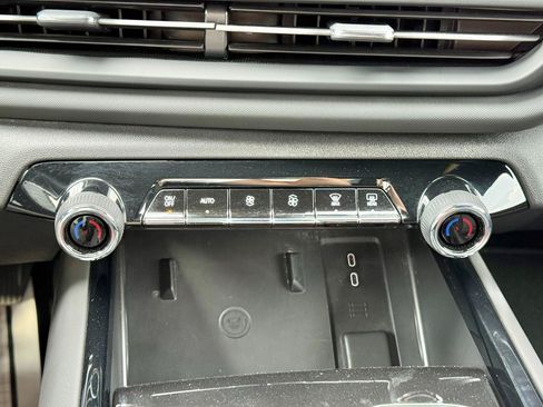 Used 2026 Chevrolet Silverado EV LT AWD/4WD image 22