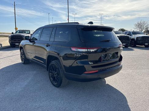 New 2025 Jeep Grand Cherokee L Altitude image 3