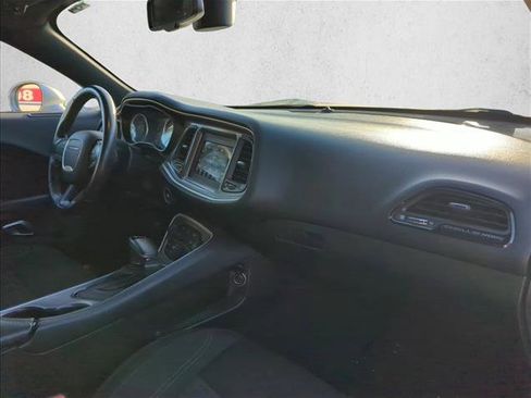 Used 2019 Dodge Challenger SXT image 23