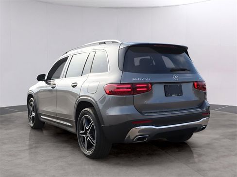 New 2026 Mercedes-Benz GLB 250 4MATIC image 5