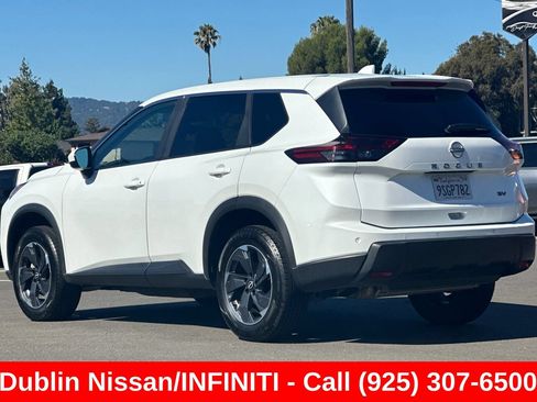 Used 2024 Nissan Rogue SV FWD image 6