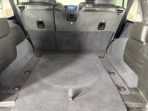 Used 2024 Jeep Wrangler Unlimited Sahara AWD/4WD image 28