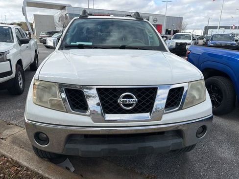Used 2011 Nissan Frontier SL w/ Moonroof Pkg image 1