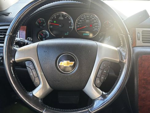 Used 2014 Chevrolet Suburban LT AWD/4WD image 13
