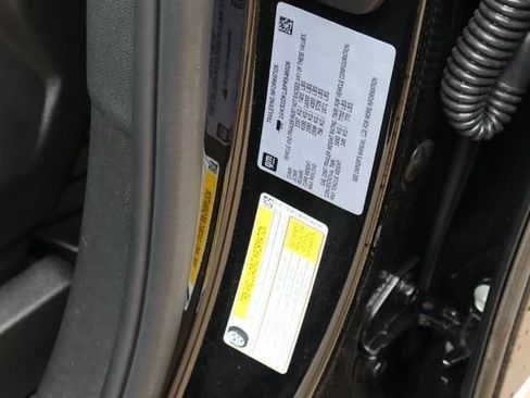 Used 2023 GMC Yukon Denali RWD image 32