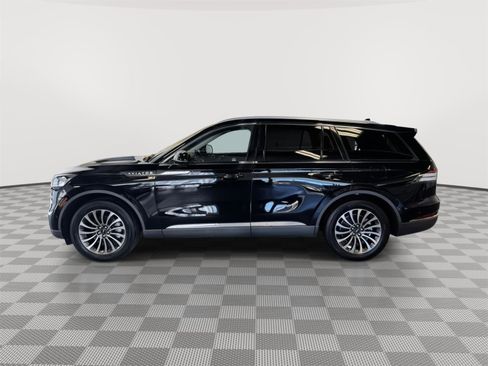 Used 2020 Lincoln Aviator Reserve w/ Equipment Group 201A image 2