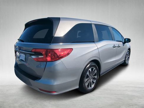 Used 2024 Honda Odyssey EX-L image 3