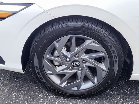 Used 2024 Hyundai Elantra SEL image 8