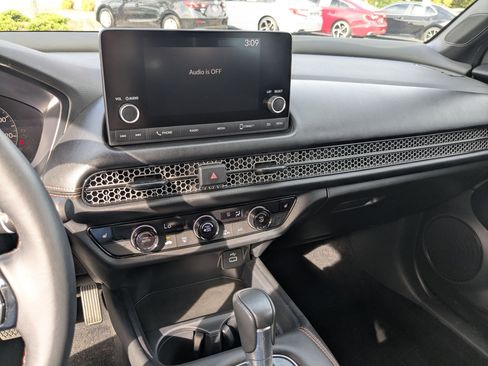 Used 2024 Honda HR-V Sport image 18