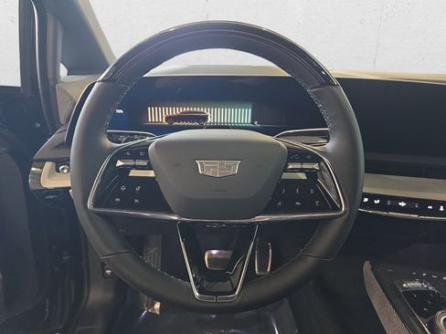 New 2026 Cadillac Optiq Luxury 2 image 18