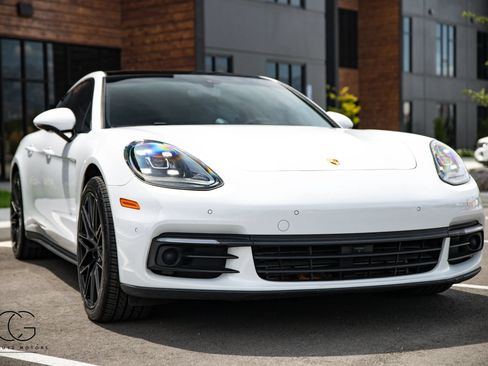 Used 2018 Porsche Panamera 4 AWD/4WD image 39