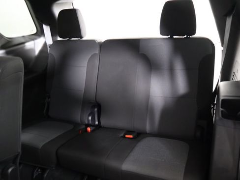Used 2023 Chevrolet Traverse LT FWD image 36