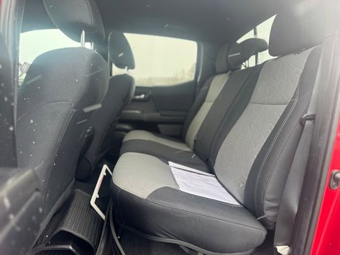 Used 2022 Toyota Tacoma TRD Sport image 23