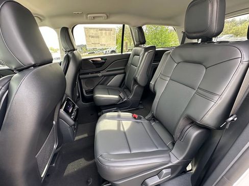 New 2026 Lincoln Aviator AWD image 20