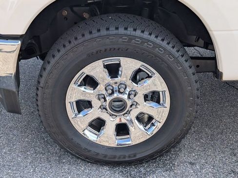 Used 2018 Ford F250 Lariat w/ Lariat Ultimate Package AWD/4WD image 13