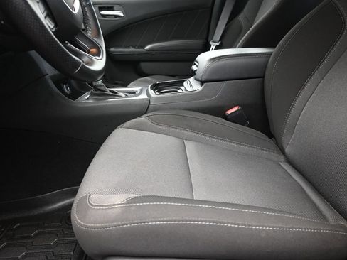 Used 2022 Dodge Charger SXT w/ Blacktop Package AWD/4WD image 13