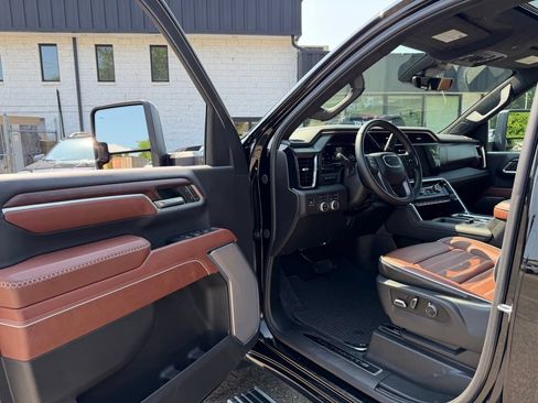 Used 2025 GMC Sierra 3500 Denali Ultimate AWD/4WD image 15